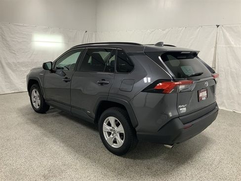 Used 2021 Toyota RAV4 LE AWD/4WD image 7