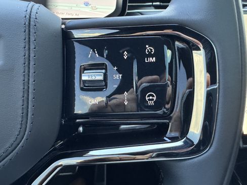 Certified 2025 Land Rover Range Rover Sport Autobiography AWD/4WD image 18