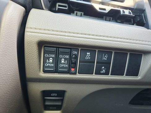 Used 2019 Honda Odyssey EX image 32