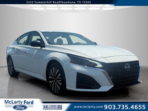 Used 2025 Nissan Altima 2.5 SV FWD image 1