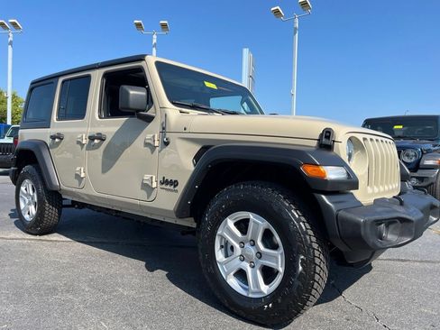 Used 2022 Jeep Wrangler Unlimited Sport AWD/4WD image 46