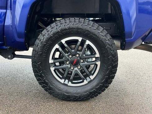 Used 2025 Toyota Tacoma TRD Sport AWD/4WD image 14