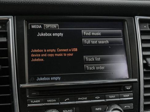 Used 2014 Porsche Panamera S image 37