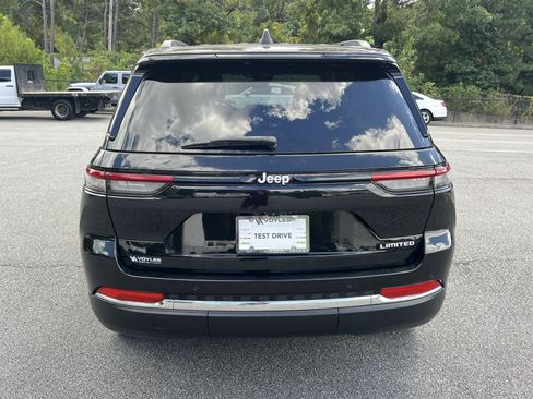 Used 2024 Jeep Grand Cherokee Limited RWD image 7