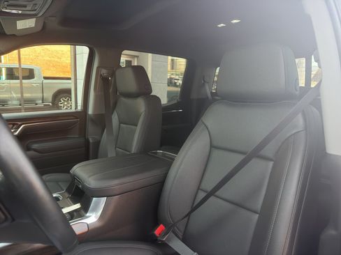 Used 2025 GMC Sierra 1500 SLT w/ SLT Premium Plus Package AWD/4WD image 8