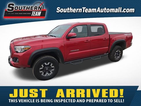 Used 2019 Toyota Tacoma TRD Off-Road image 1