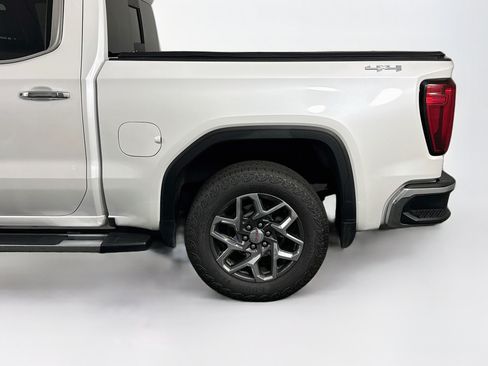 Used 2023 GMC Sierra 1500 SLT w/ SLT Premium Plus Package AWD/4WD image 42