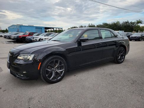 Used 2021 Chrysler 300 S RWD image 3