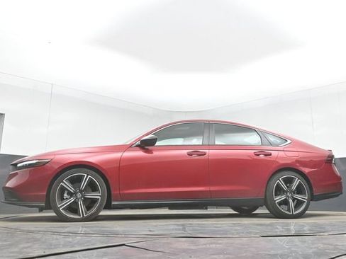 Used 2025 Honda Accord Sport image 31