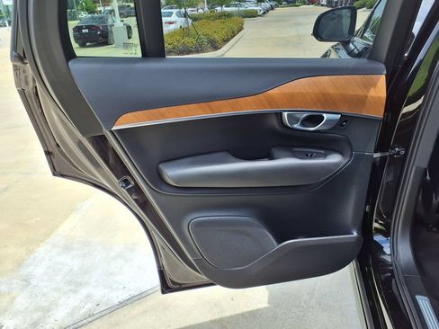 Certified 2024 Volvo XC90 B6 Plus AWD/4WD image 18