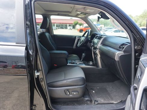Used 2022 Toyota 4Runner SR5 Premium w/ Moonroof Package AWD/4WD image 16