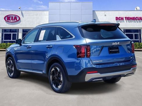 Certified 2025 Kia Sorento EX FWD image 6