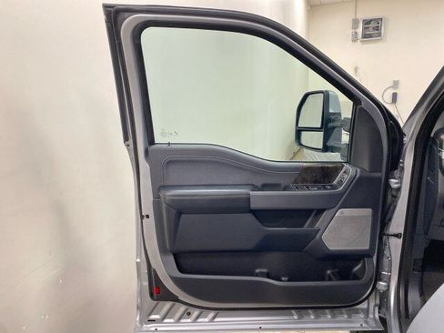Used 2023 Ford F450 Lariat AWD/4WD image 13
