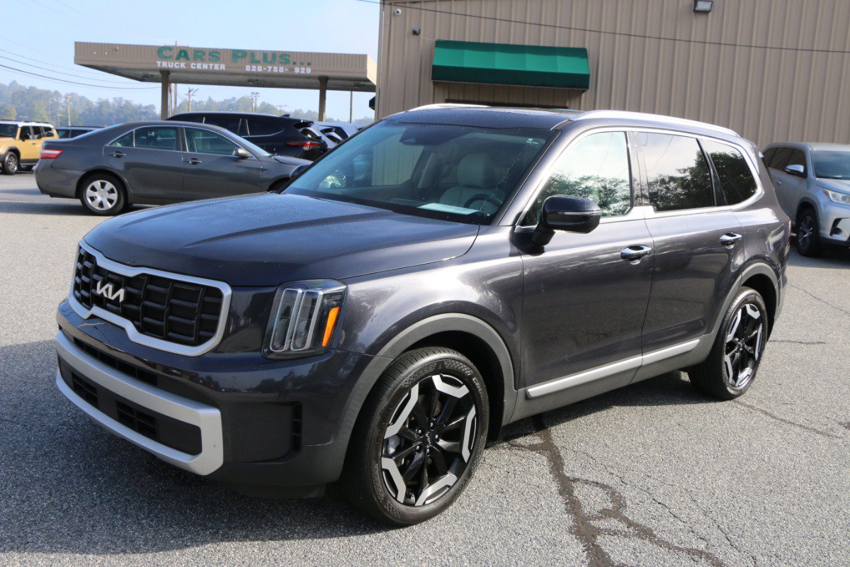 Used 2025 Kia Telluride S FWD image 1