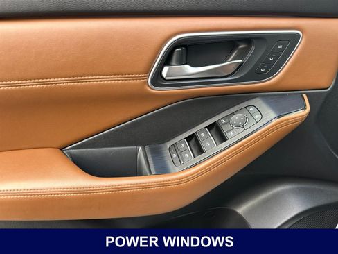 Used 2024 Nissan Rogue Platinum FWD image 12