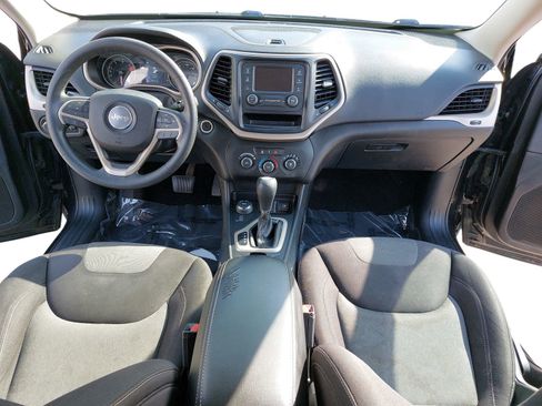 Used 2016 Jeep Cherokee Sport image 9