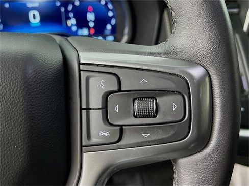 Used 2022 Chevrolet Suburban Premier image 34