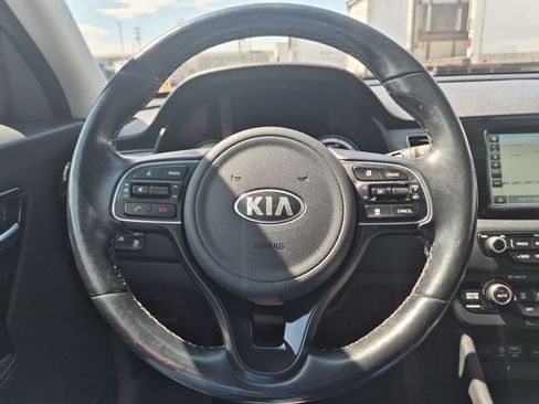 Used 2018 Kia Niro Touring FWD image 16