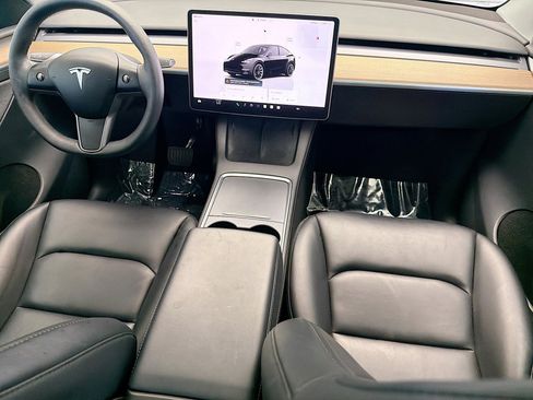 Used 2024 Tesla Model Y Long Range image 12