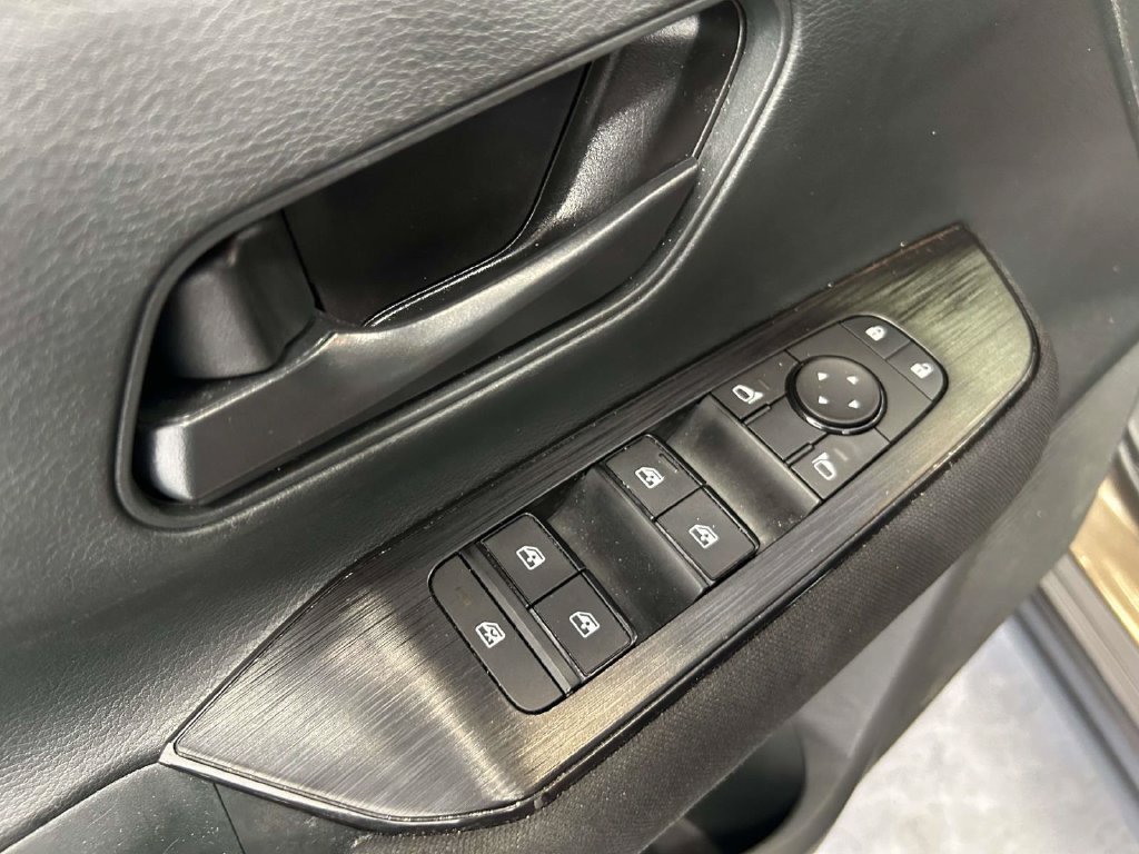 Used 2025 Nissan Kicks S AWD/4WD image 15