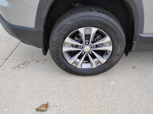 Used 2026 Chevrolet Equinox LT w/ Convenience Package II FWD image 33