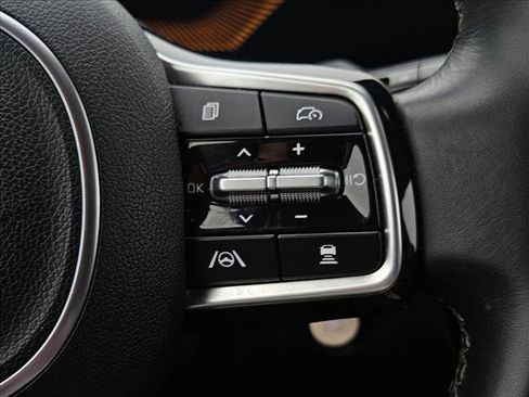 Used 2024 Kia Sorento S image 12