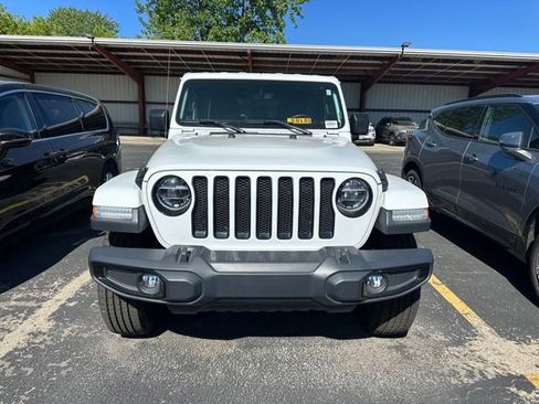Used 2020 Jeep Wrangler Unlimited Sahara AWD/4WD image 17