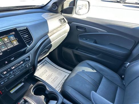 Used 2023 Honda Passport TrailSport image 29