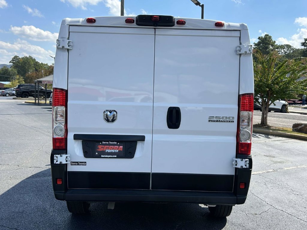Used 2025 RAM ProMaster 2500 w/ Convenience Group FWD image 4