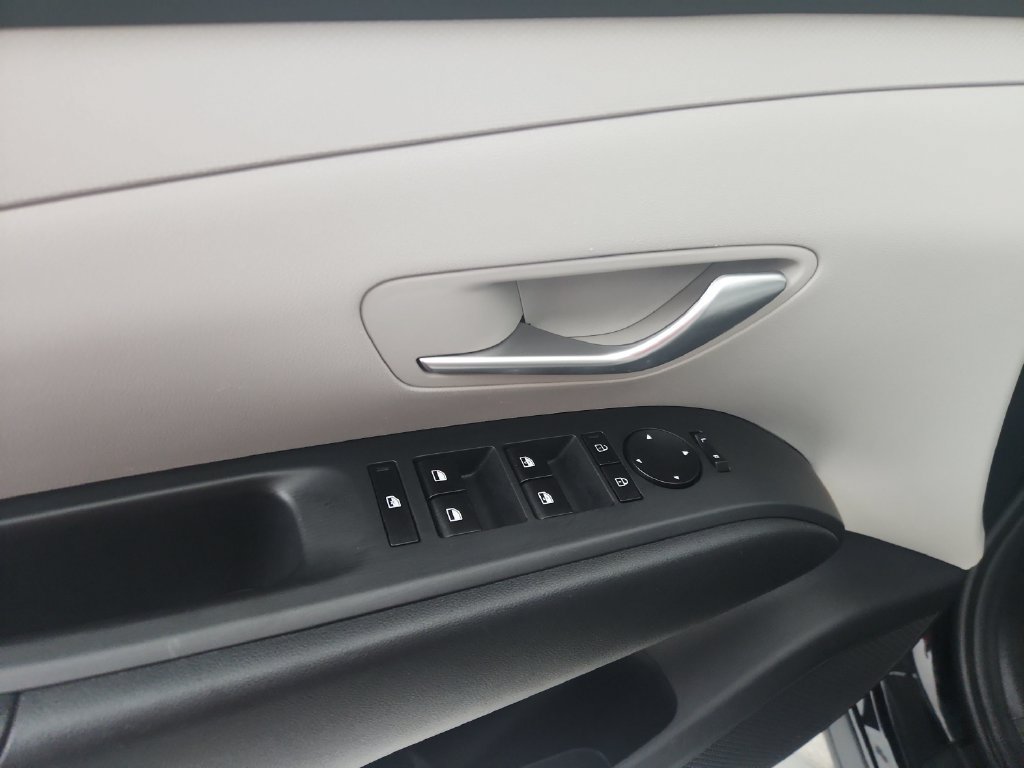 Used 2025 Hyundai Tucson SEL FWD image 23