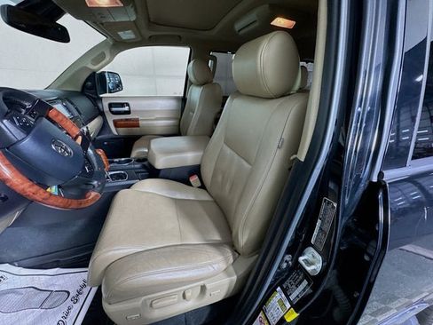 Used 2019 Toyota Sequoia Platinum AWD/4WD image 13