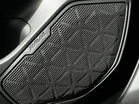 Used 2025 Toyota RAV4 LE image 21