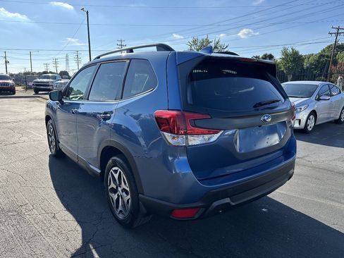 Used 2020 Subaru Forester Premium AWD/4WD image 7