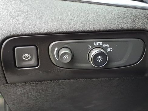 Used 2019 Buick Enclave Premium AWD/4WD image 13