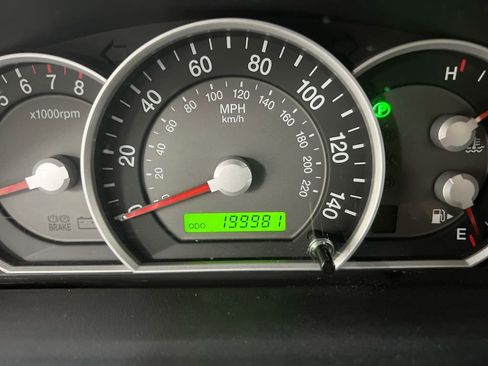 Used 2008 Kia Sorento 2WD image 13