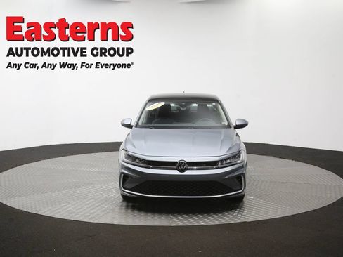 Used 2025 Volkswagen Jetta SE FWD image 51