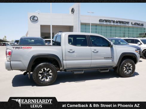 Used 2021 Toyota Tacoma TRD Off-Road w/ TRD Premium Off Road Package AWD/4WD image 9