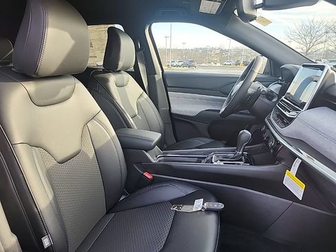 New 2026 Jeep Compass Latitude AWD/4WD image 11