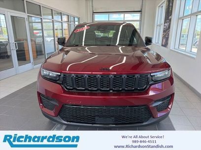 Used 2025 Jeep Grand Cherokee Altitude