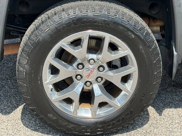 Used 2015 GMC Sierra 1500 SLT w/ SLT Crew Cab Value Package AWD/4WD image 10