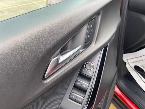 Used 2025 Chevrolet Equinox RS FWD image 14