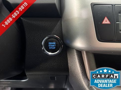 Used 2019 Toyota Highlander XLE w/ Carpet Mat Package (TMS) AWD/4WD image 21