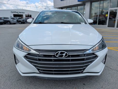 Used 2020 Hyundai Elantra SE w/ Cargo Package (C1) FWD image 2