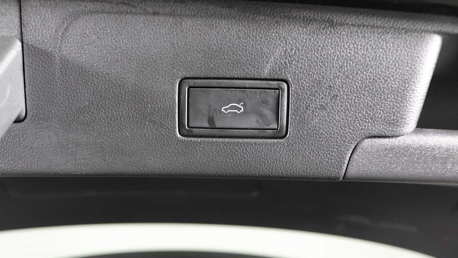 Used 2024 Volkswagen Atlas Cross Sport SEL Premium R-Line AWD/4WD image 30