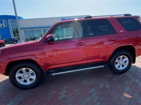 Used 2020 Toyota 4Runner SR5 image 6