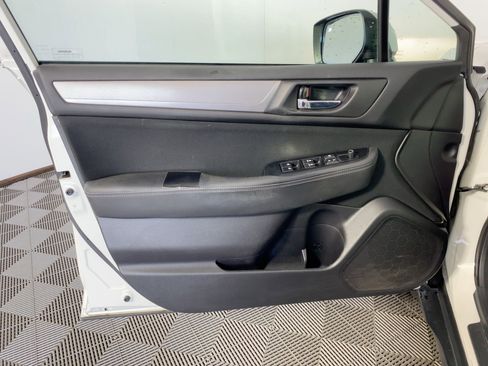 Used 2017 Subaru Outback 2.5i Premium image 22