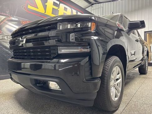 Used 2021 Chevrolet Silverado 1500 RST image 2