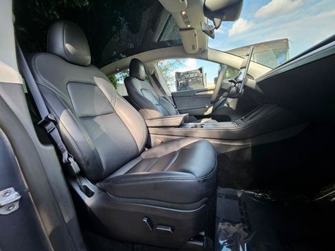Used 2023 Tesla Model Y 2WD image 58