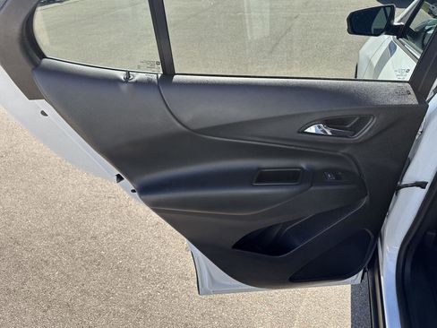 Used 2023 Chevrolet Equinox LT image 16