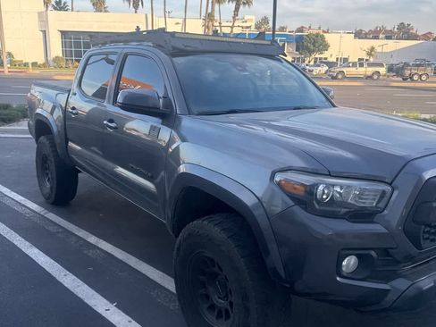 Used 2021 Toyota Tacoma SR5 image 2